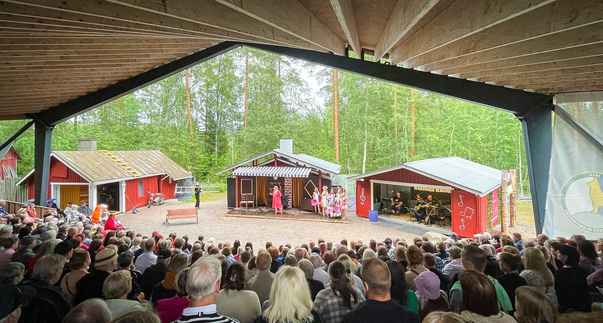 Hyvää Kesäteatteripäivää!