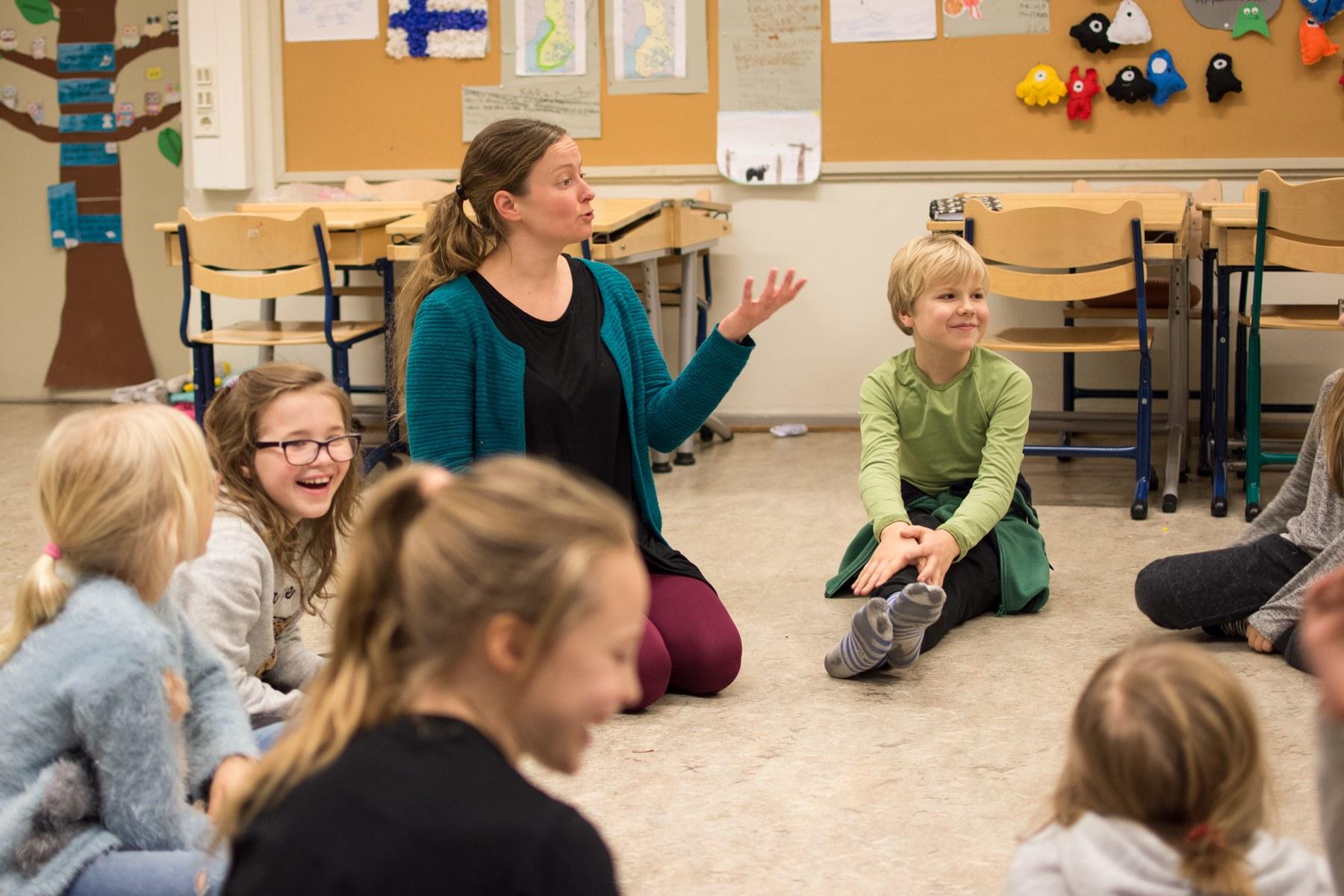 Ohjaajainhuone tarjoaa vertaistukea ja pysähtymisen paikan – syksyn tapaamiset 16.9. ja 20.11.
